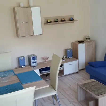 Am Weinberg Apartment *